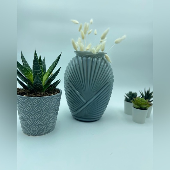 MCM Anchor Hocking Draped Ribbed Glass Vase in Grey - Picture 5 of 6